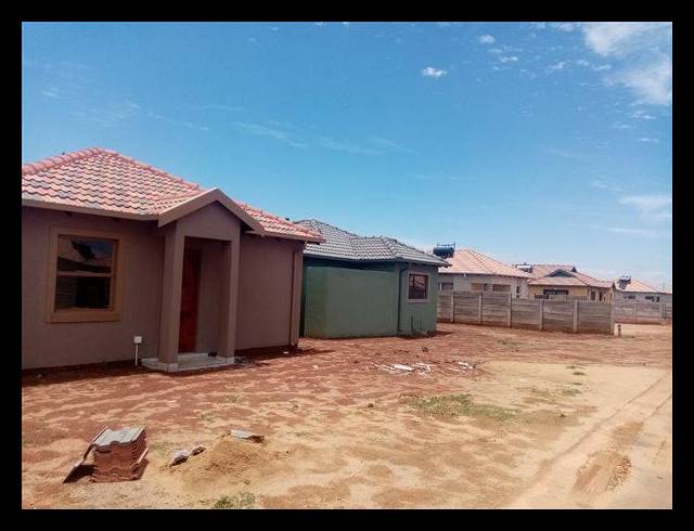 2 BEDROOM HOUSE FOR SALE IN SHARON PARK